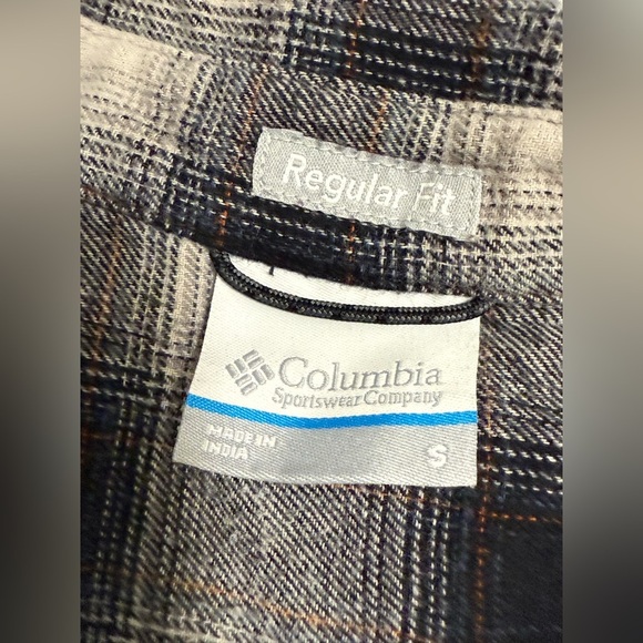 Columbia Black and White Casual Button Down Shirt - Picture 5 of 5
